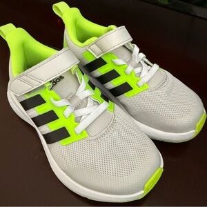 Kids/Boys PreSchool Adidas Running Shoes  size 11